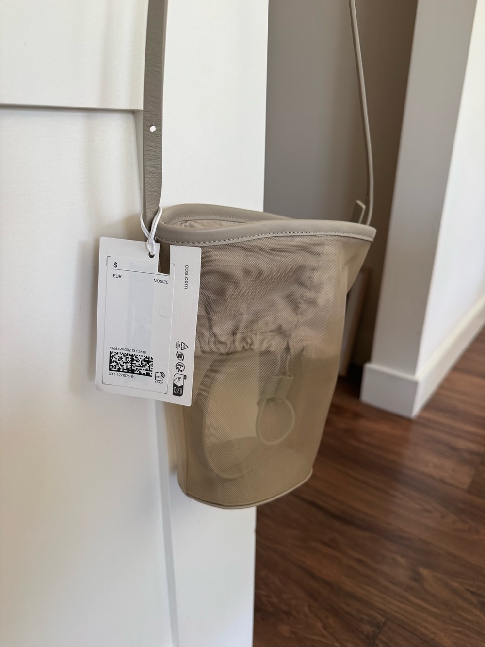 Cos Mini Bucket Bag - Mesh - Beige - Picture 4 of 5